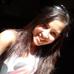 Nao sou a perfeitinha q todos pensam,tenho vários defeitos porém aproveito de todos eles pra aprender e crescer cada vez mais, Eu qro mesmo é aproveitar a vida!