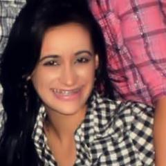 Tenho 20 anos , Ariana & As pessoas mandam você esquecer , mas será que elas tem ideia do quanto é dificil tirar alguém da sua vida ?
