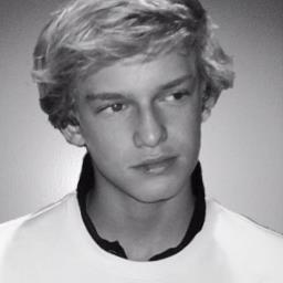 I love cody simpson and his music.I love god and my family! praise the lord
