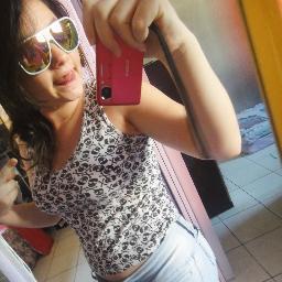 Nome : Leticia , Idade : 13 Anos . Sou teimosa, Ciumenta, Confusa, Estressada e Coooriinthiaana Faanatttica ! (: