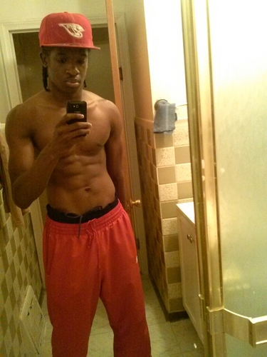 My name is Kermit FMOI:@kcraig_15 hmu on kik @kcraig_15
