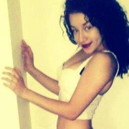 Alyssa. 19.  i dropped that thun thun thun. cute boys & food are my mating call.c;