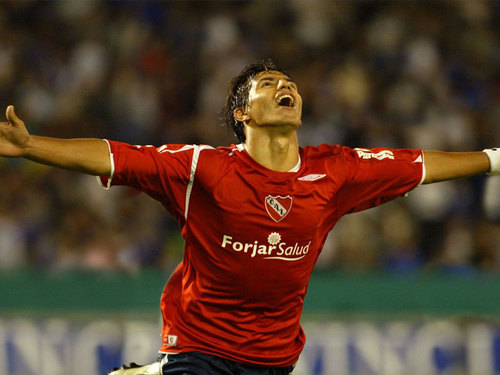 fanático de independiente.
nada es lo mismo sin fútbol .