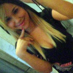 ' Leonina , bem agitada ! Totalmente apaixonada pelo talento do @OLeoSantana ' O alimento da alma é sonhar  ♪
