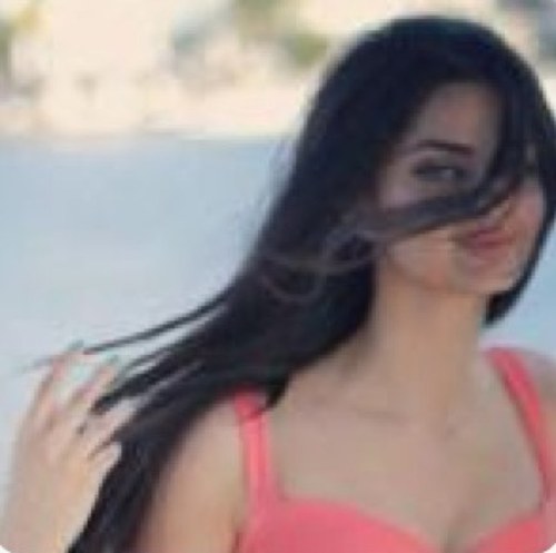 أنا،،المهره اللي جاوزت عسف خيال تروغ فرسان العرب عن رسنها   مشهورة الجدين منشودة الخال مثل الجواهر ما يقدر ثمنها