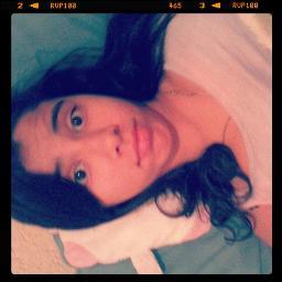 (: não gosto que me julguem antes de me conher ! follow me? ;D
