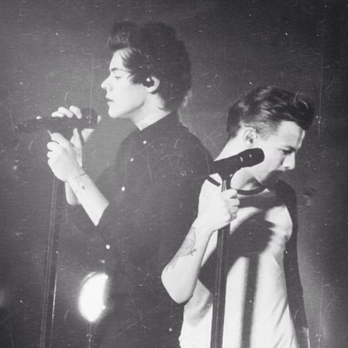 TeamLarryWorld's profile picture. Love, it should not enslave you. Our personals: @TeamLarryAUS @SSLarryxo @SmilyCupcake