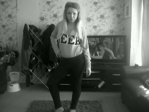 Hey I love eveyone on here like 1D,the script,stooshe love you all