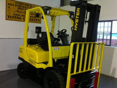 Barloworld handling is part of barloworld leading brands group. We are in nelspruit/mbombela on the R40 roude we at 48A wilken street Rockys drift south africa.