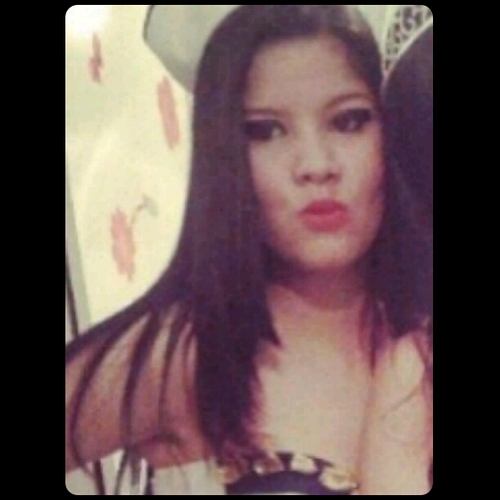 16, escorpiana, irmã da bebe mais linda do mundo e filha de Deus
