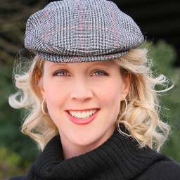 Wine & coffer lover, Mom of 3, Author, Spirit-Guided Business Mentor & Speaker. Author of One Hot Mama: The Guide to Getting Your Mind & Body Back After Baby!