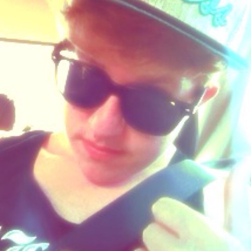 I bleed blue go mavs Music is my life live in texas Nfhs boyy Follow me!! HOOD NATION GANG lol!!!! XD