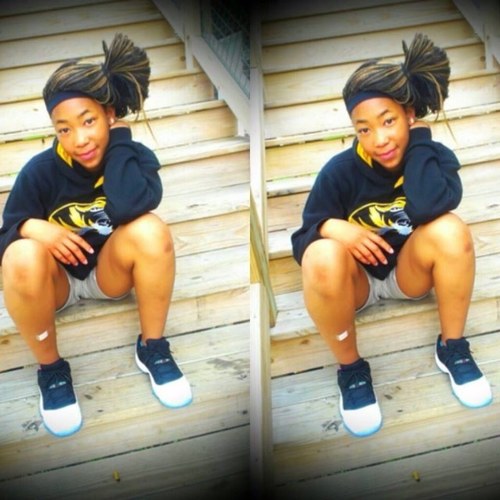 im meee (: who YOU ?