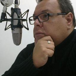 Comecei no Rádio em 1993!! Sou Locutor e Comunicador.