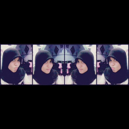 Twitter yang ini bermasalah follow yang salsabilyaa mention aja kalo mo di follback!!!
