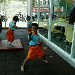 DPossitive's profile picture. Satu informasi yang disampaikan memberikan manfaat kepada banyak orang.

=Semoga Selamat Sampai Tujuan=