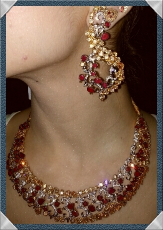 Trend setter
A name of Elegance and dynamic gold jewellery fashion