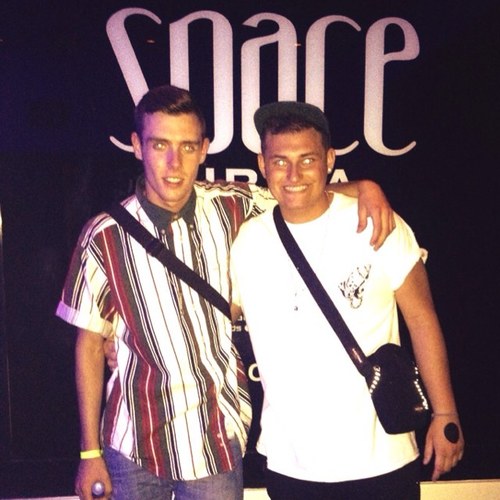 Estate Agent in The City!! instagram: tommyshep93