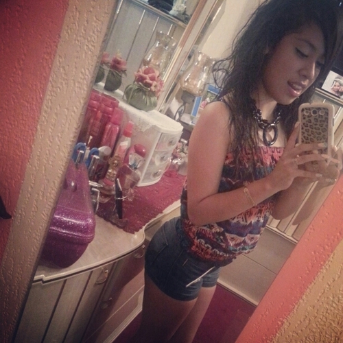 AileenArias12's profile picture. 