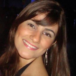 Formação em Jornalismo e Publicidade e Propaganda.
Amante da vida, do Rio, dos livros, dos animais, das praias e das pizzas.