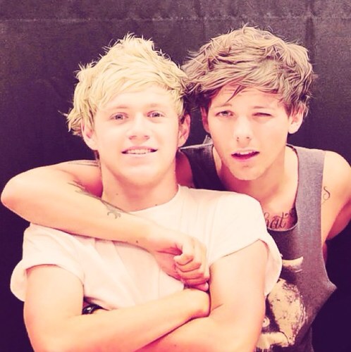 ใครว่างๆก็ติดแท็กหน่อย~ #mtvhottest One Direction โหวตโหวตโหวตโหวตโหวตสามี~