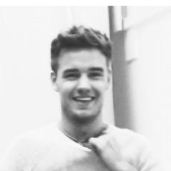 One Direction... I Love You...Liam Payne bates in here
 Embrace one direction ...
 beautiful ...