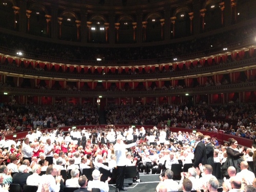 singSATB organises Come and Sing choral events in fabulous and/or unusual regional venues.