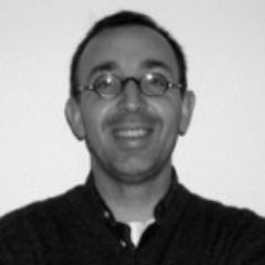 Professor Associado, Sociologist, PhD I'm a sociologist interested in migration and how it affects communities. I use Twitter to share my research