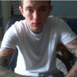 Jimmy, 22, Essex/cali - Lifting shit and ink..