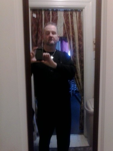 Middle-age gay guy living in a lovely but isolated location seeking contact with the outer world.