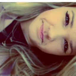 oi,vim falar que essa gorda aqui tem doono'e que eu amo ela de mais  que sempre que precisar tarei aqui do lado dela p.marcos ♥