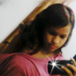 priiimaa mas que irmã = @yssagomesz Instagram: http://t.co/iyO7ncMvJP