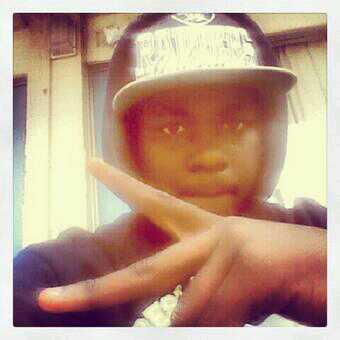 yall follow mhe on ig: @youngthrash_ej bt ik im young bt im stll gettin money jux hustle for yo shyt bt yall go follow mhe on ig: @youngthrash_ej