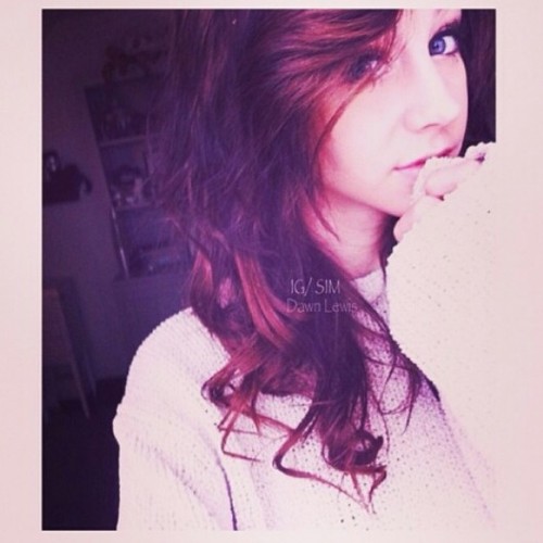 ❁ || 'cuz the pain that you've been feeling,doesn't compare to the joy that's coming. || single. || bisexual. || †