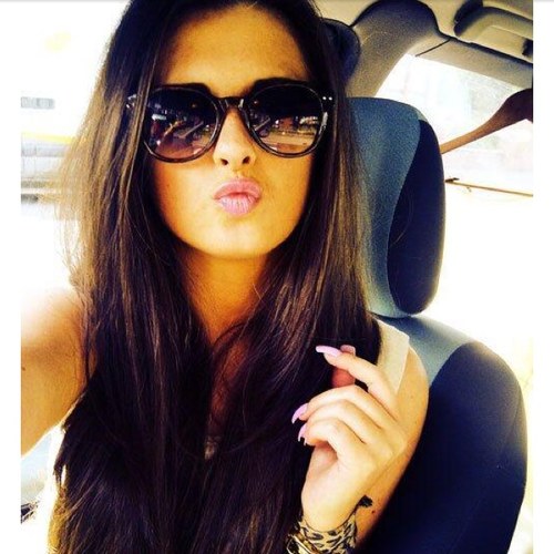 Hi my name is Helen...Follow me.... Lots of love!!!xxx!!
I always follow back;)I love 1D!
