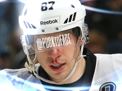 PuckToFace's profile picture. Living the life in the PNW