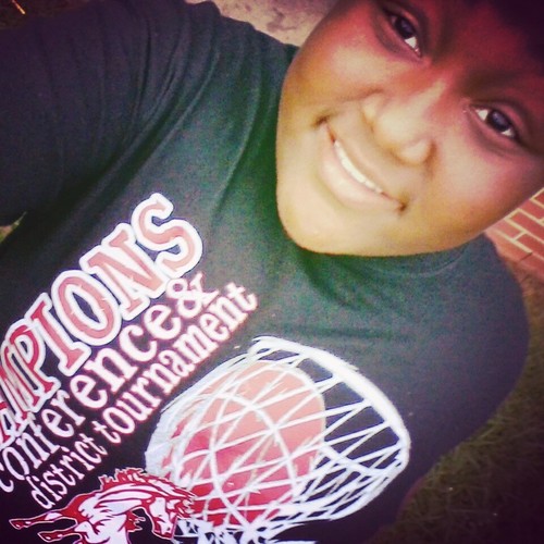 this girl cazy funny and cool 
not kill my vibe