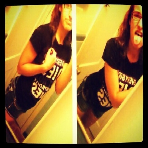 The Names Carly. ♥ I'm 13. (: I Love Food, My Boyfriend D.j. , My Bestfriends Josh And Austin & Jenna. Softball Is My Life, That's All I'm Out (;