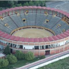 Porque 46 años no es nada,por haber resistido el abandono,porque Burgos merece su plaza más allá de intereses, NO al derribo y SI al mantenimiento de El Plantío