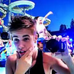 Soy Belieber, corro en circulos, soy testigo de que las mariposas muerden, Revoleo Supras, Creo que Canada es un continente, y no soy normal, soy unica