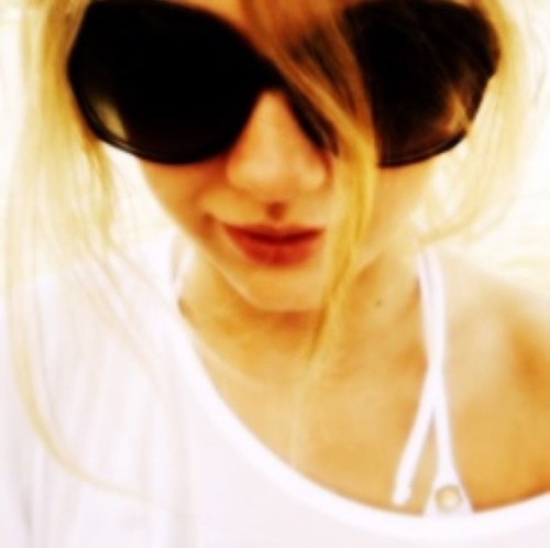 ❀ taylor is the queen ♕ and she is positively flawless ❥