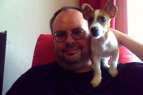 Yötyöläinen, jonka saa hyvälle mielelle: Ruoka, Ruokakuvat, 80-luvun musiikki, Fingerpori, Sanaleikit, Hauskat ihmiset ja tietenkin Jack Russelit.