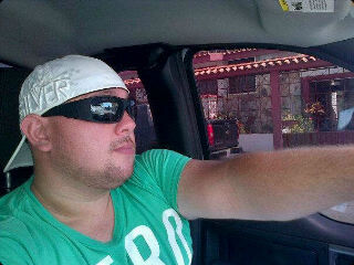Vivo y muero por mi famila.. Ahh y el real madrid es mi pasionnn..!!!
