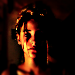 Je suis sadique,folle,✞futurkiller✞, parano,perverse :3 bref..je suis comme je suis comme je suis et j'en suis fière ! #jefollowback
