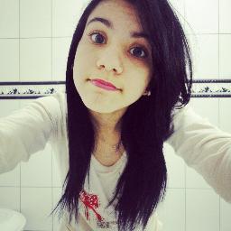 Virginiana,14 anos,corinthiana,ciumenta,sou meio lokinha,sou chocolotra,odeio pessoas arrogante,metida,falsas etc adoro internet celular sai com as/os amigas/os