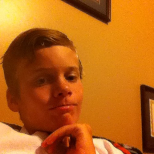 I cheer at cia and run xc for mms and in the 7th grade and single ⚫love to run and i do gymnsatics and i love dogs and i am a really big olemiss fan