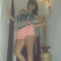 hey guys xx I'm Daniela and I'm from Azores
