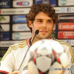 The first! fanbase Andrea Poli from Indonesia | Midfielder of AC Milan and Italian National Team | contact: andreapoli.indonesia@gmail.com | #ForzaAndreaPoli