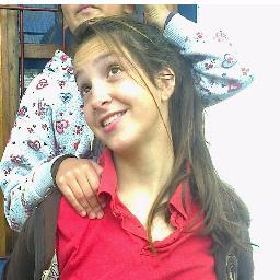 hla!! soy Julii de Uruguay.. y me encanta estar cn mis amigos/as son todo para mi igual q mi familia ..los amo 3