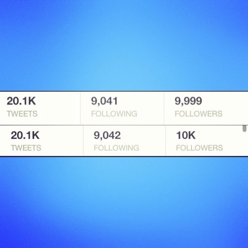 this is a free follow because you helped me (@lukeandjaisloth) reach 10k ilysm 3 you're awesome thanks